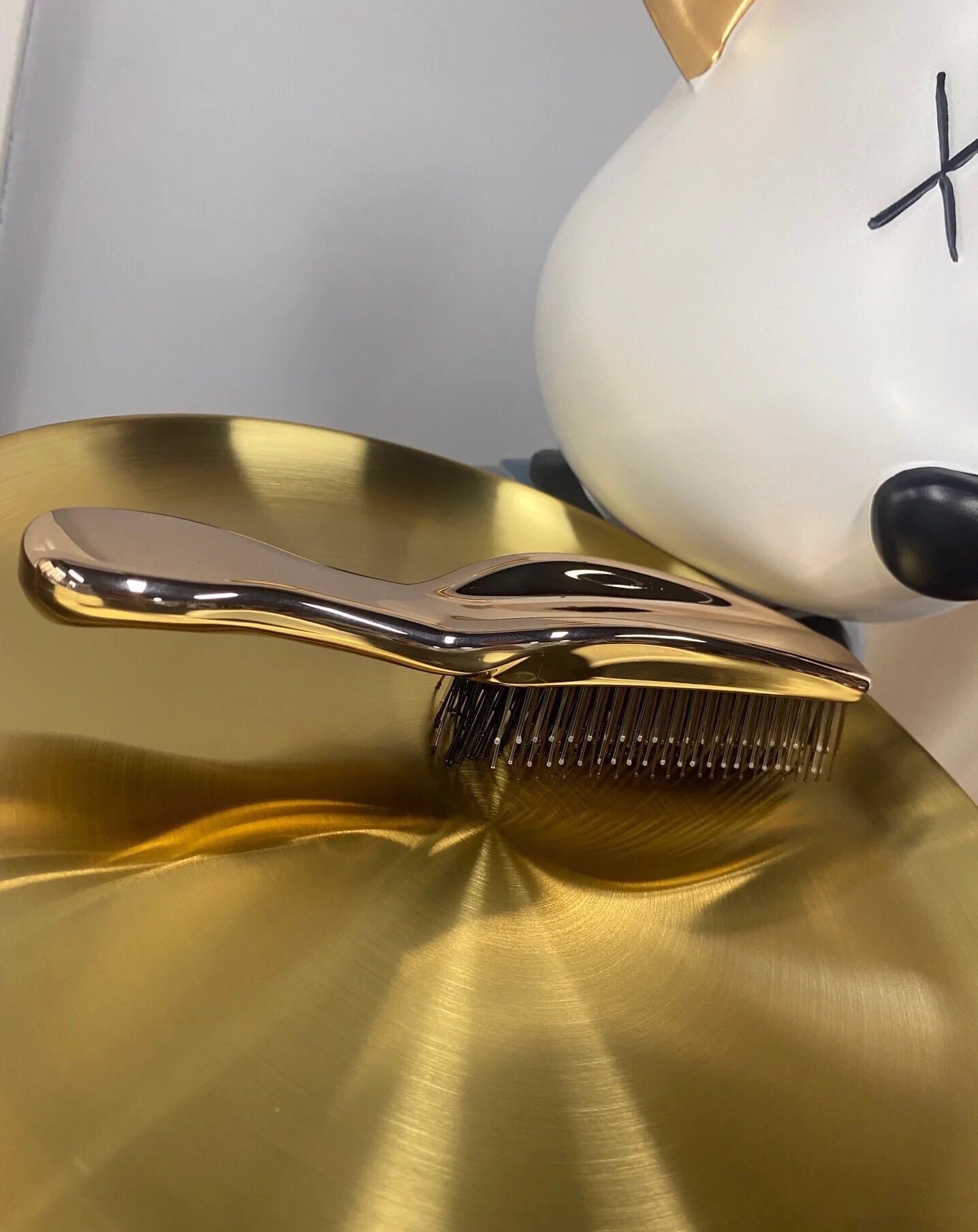 The Rose Gold Scalp Revival Brush